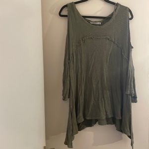 open shoulder long sleeve thermal